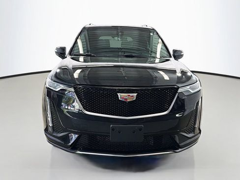 Used 2024 Cadillac XT6 Sport w/ Technology Package AWD/4WD image 2