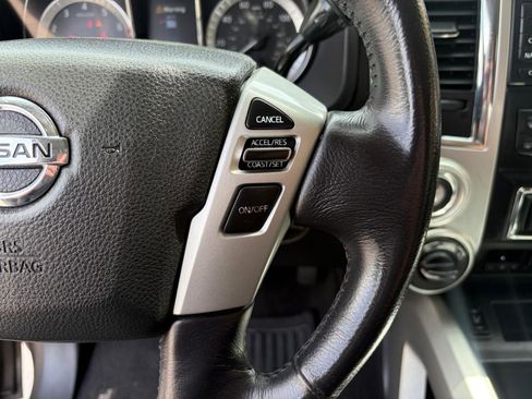 Used 2018 Nissan Titan SL w/ Chrome Package AWD/4WD image 18
