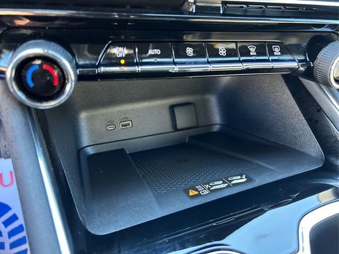 Used 2025 Chevrolet Traverse High Country w/ LPO, Floor Liner Package image 27