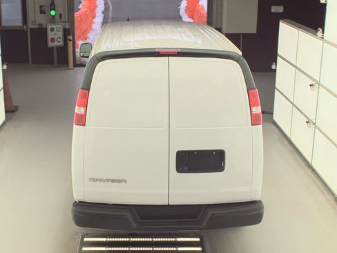 Used 2020 GMC Savana 2500 image 8