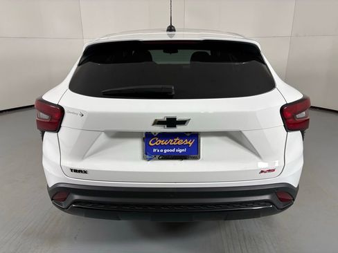 Used 2024 Chevrolet Trax RS w/ Driver Confidence Package image 7