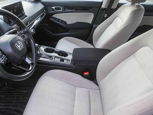 Used 2023 Honda Civic EX image 5