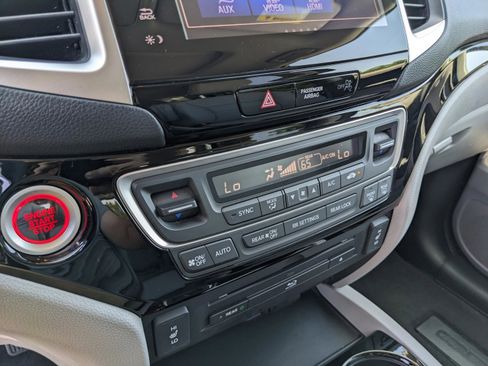 Used 2018 Honda Pilot Touring image 26