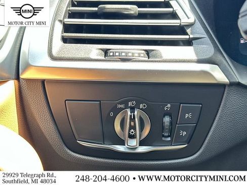 Used 2025 BMW X4 M40i AWD/4WD image 30