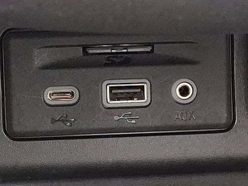 Used 2023 Chevrolet Equinox RS w/ RS Leather Package image 25