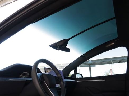 Used 2023 Tesla Model X Plaid image 22