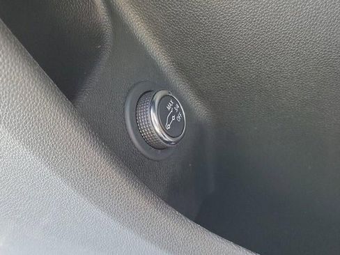 Certified 2021 Cadillac XT4 Premium Luxury w/ LPO, Radiant Package image 30