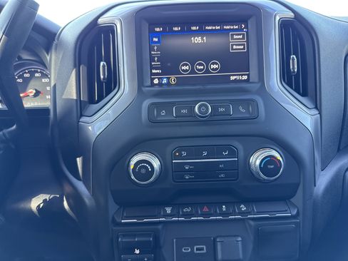 Used 2021 GMC Sierra 2500 4x4 Crew Cab w/ Convenience Package image 25