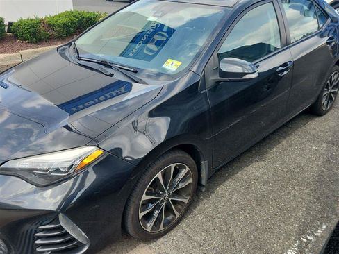 Used 2017 Toyota Corolla SE w/ Carpet Mat Package (TMS) FWD image 1