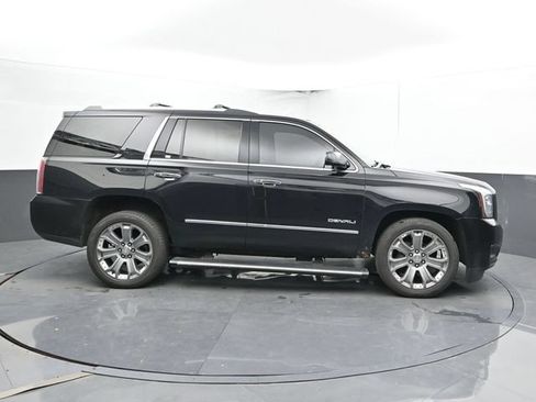 Used 2018 GMC Yukon Denali w/ Denali Ultimate Package AWD/4WD image 3