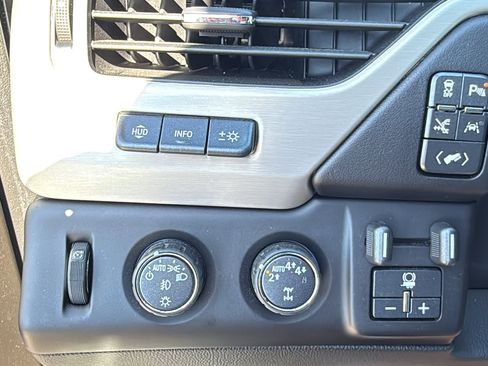 Used 2020 GMC Yukon Denali image 29