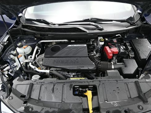 Used 2024 Nissan Rogue SV AWD/4WD image 5