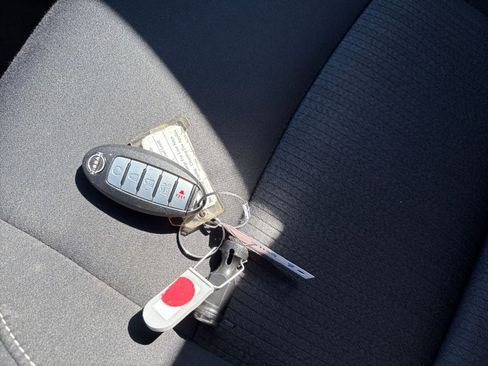 Used 2025 Nissan Altima 2.5 SV image 24