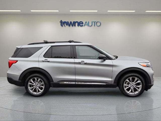 Used 2024 Ford Explorer XLT w/ Equipment Group 202A AWD/4WD image 6