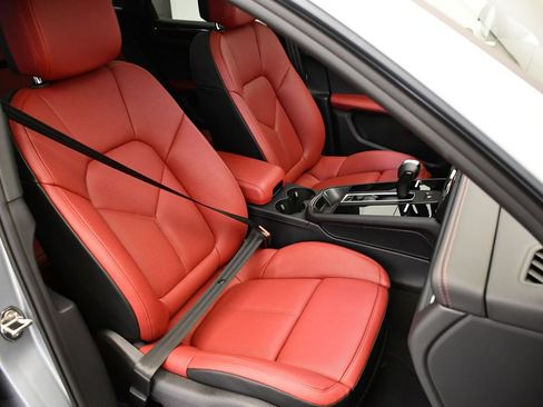 Certified 2026 Porsche Macan AWD/4WD image 50