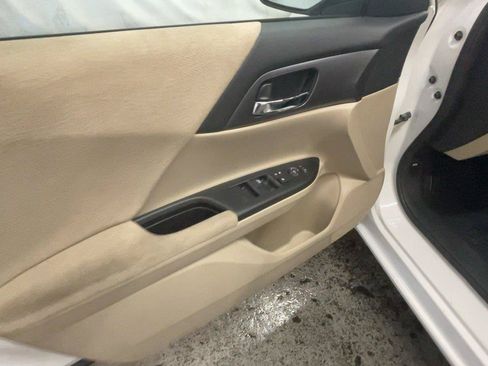 Used 2013 Honda Accord LX image 30