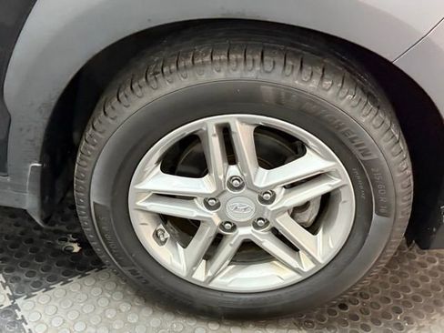 Used 2021 Hyundai Kona SE image 13