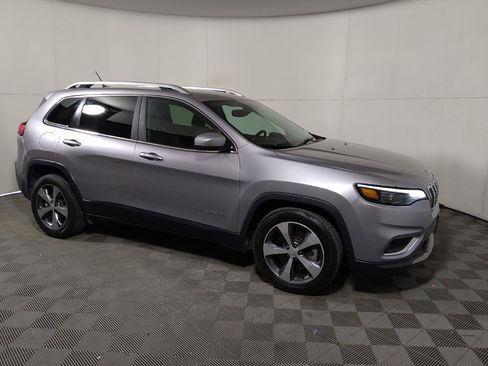 Used 2019 Jeep Cherokee Limited FWD image 11