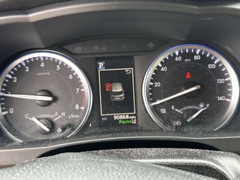 Used 2017 Toyota Highlander Limited image 24