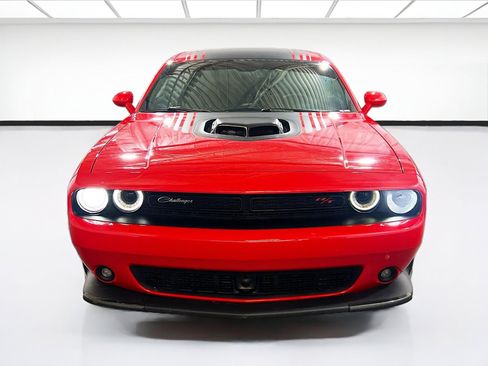 Used 2018 Dodge Challenger R/T Scat Pack RWD image 2