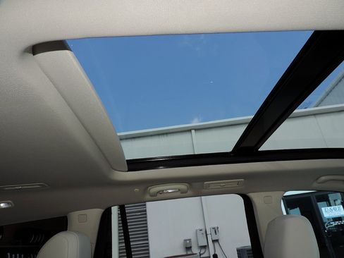 Used 2020 Cadillac XT6 Premium Luxury FWD image 19
