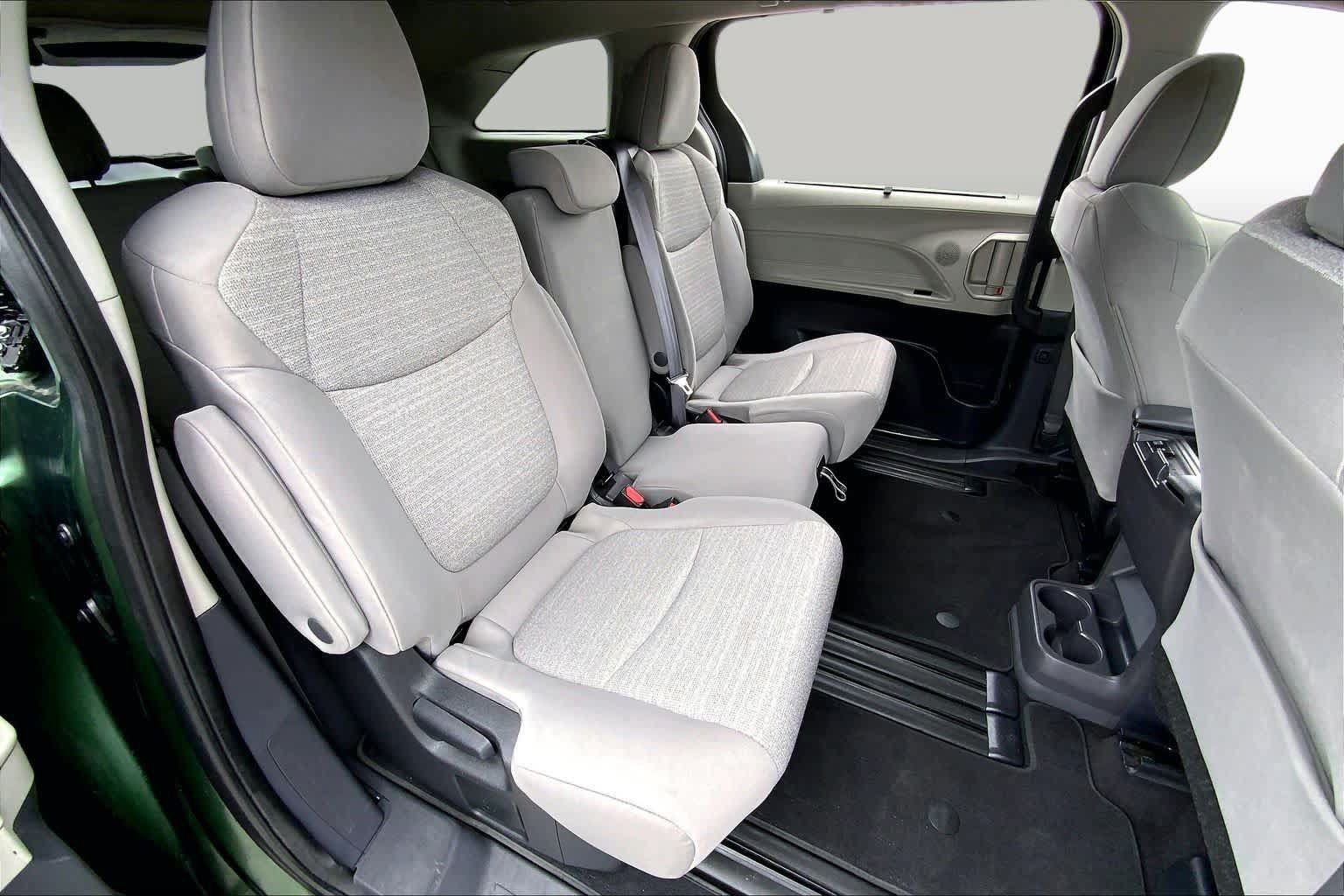 Used 2022 Toyota Sienna LE FWD image 18