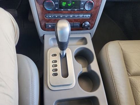 Used 2007 Ford Freestyle SEL image 19