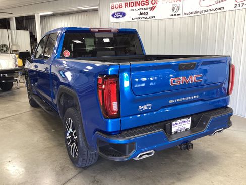 Used 2024 GMC Sierra 1500 AT4 w/ AT4 Premium Package AWD/4WD image 3