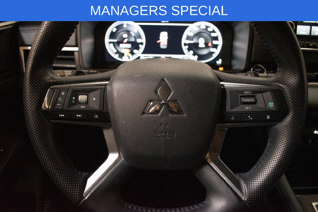 Used 2024 Mitsubishi Outlander 4WD Plug-In Hybrid image 12