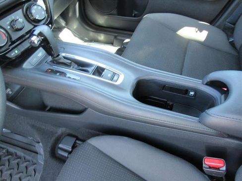 Used 2019 Honda HR-V LX image 17