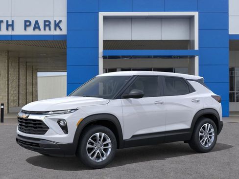 New 2026 Chevrolet TrailBlazer LS w/ LS Confidence Package FWD image 2