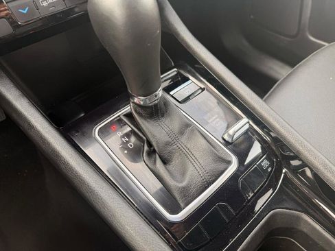 Used 2025 Jeep Compass Limited image 22