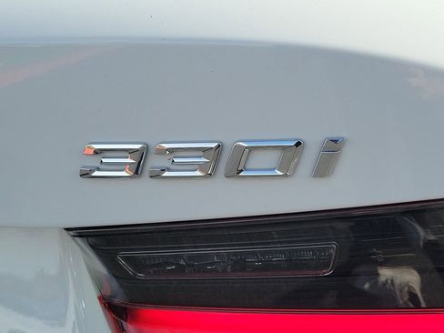 Used 2021 BMW 330i Sedan w/ Premium Package image 27