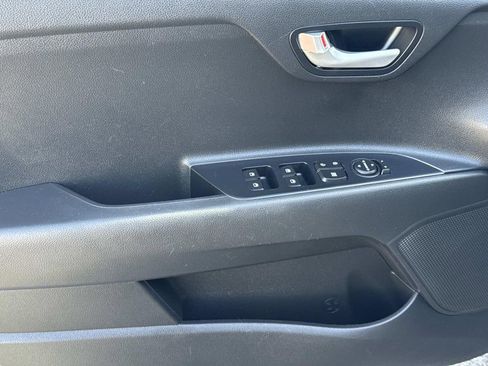 Used 2020 Kia Rio S image 16
