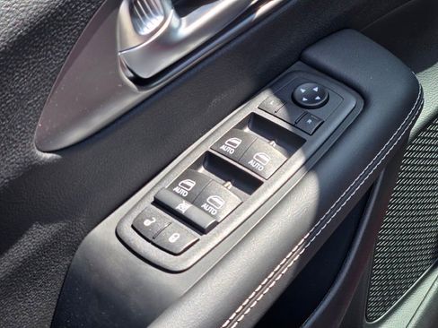 New 2026 Chrysler Pacifica Select w/ S Appearance Package image 18