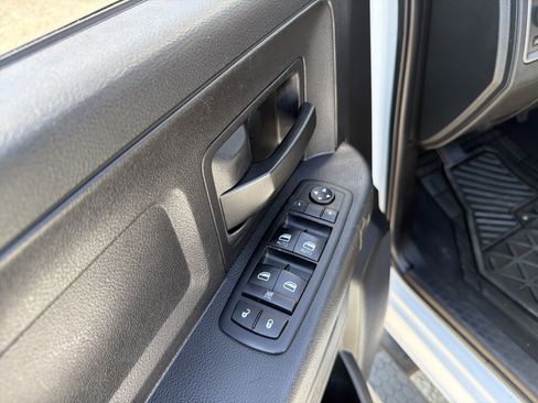 Used 2015 RAM 1500 Express AWD/4WD image 14