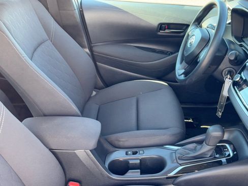 Used 2025 Toyota Corolla LE image 12