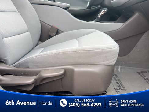Used 2025 Chevrolet Malibu LT FWD image 23