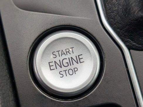 Used 2021 Volkswagen Atlas SE image 35