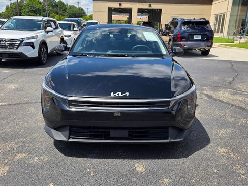 Used 2025 Kia K4 FWD image 2