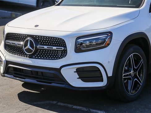 Used 2024 Mercedes-Benz GLB 250 4MATIC image 7