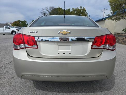 Used 2014 Chevrolet Cruze LS image 7