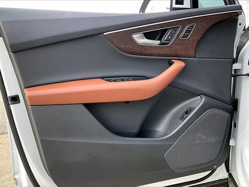 Used 2025 Audi Q7 3.0T Premium image 14