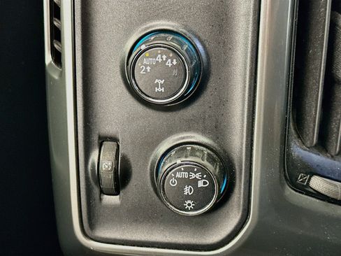 Used 2018 Chevrolet Silverado 1500 LT w/ All Star Edition AWD/4WD image 17