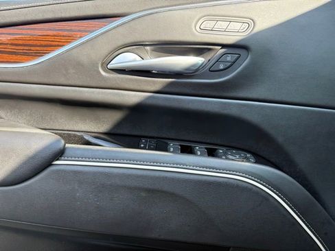 Used 2021 Cadillac Escalade ESV Premium Luxury image 29