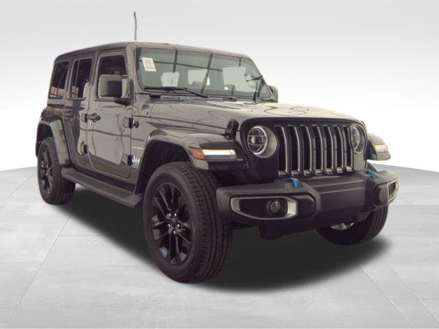Used 2022 Jeep Wrangler Unlimited Sahara w/ Cold Weather Group AWD/4WD image 3