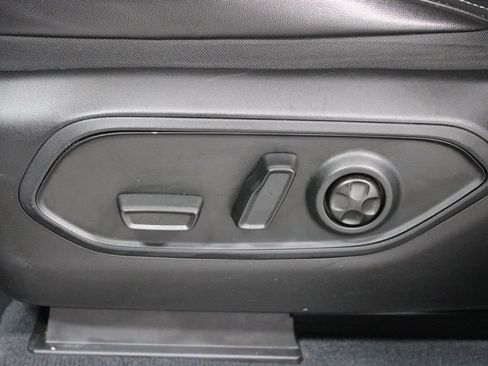 Used 2023 Jeep Grand Cherokee Limited image 17