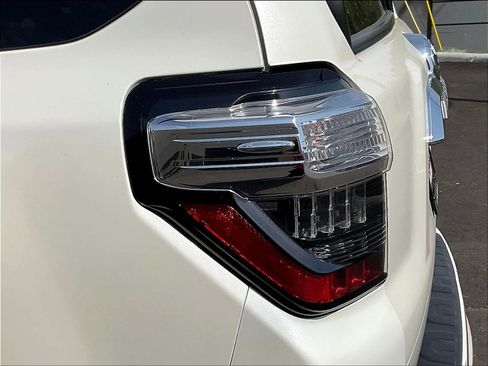 Used 2019 Toyota 4Runner Limited AWD/4WD image 23