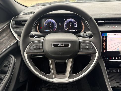 New 2026 Jeep Grand Cherokee Altitude RWD image 24