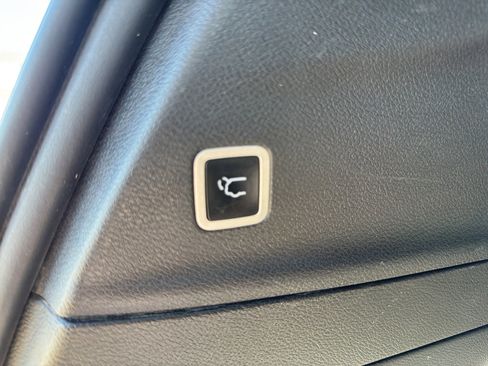 Used 2020 Chrysler Pacifica Touring w/ S Appearance Package image 7